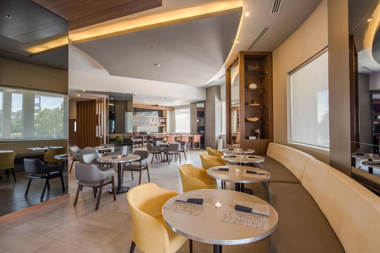 Ac Hotel By Marriott Guadalajara Expo Запопан Екстериор снимка