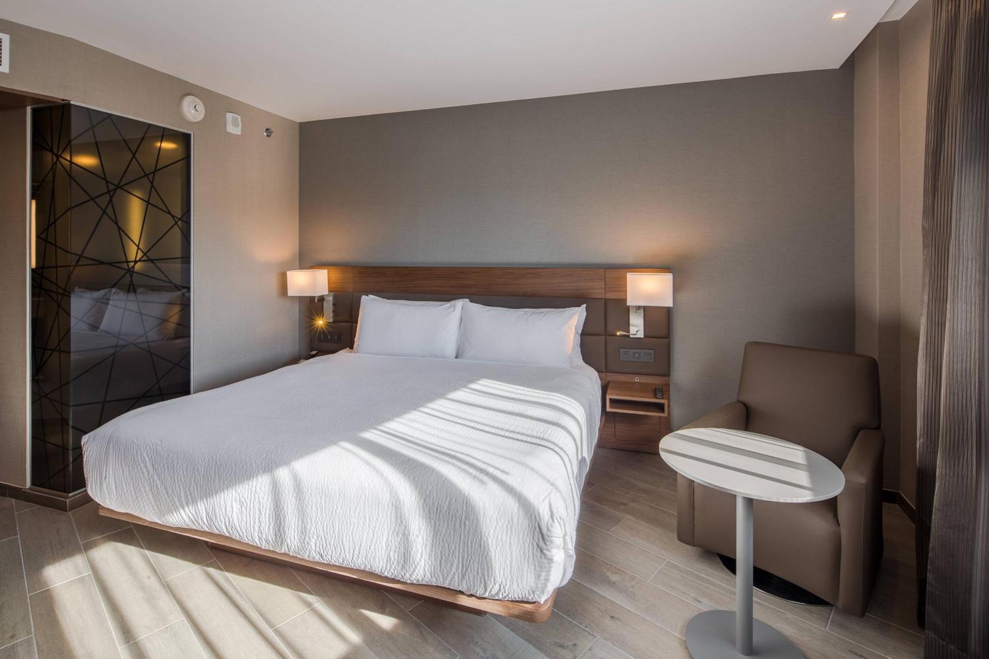 Ac Hotel By Marriott Guadalajara Expo Запопан Екстериор снимка
