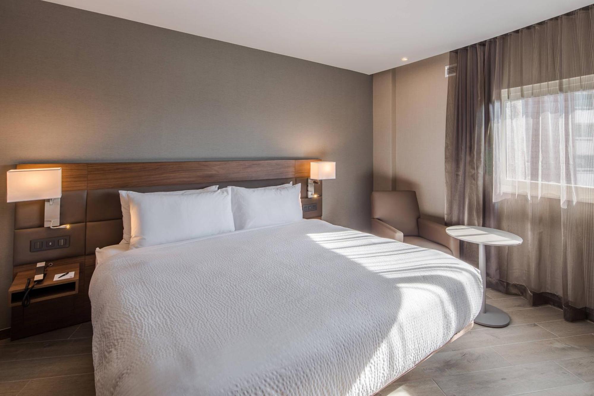 Ac Hotel By Marriott Guadalajara Expo Запопан Екстериор снимка