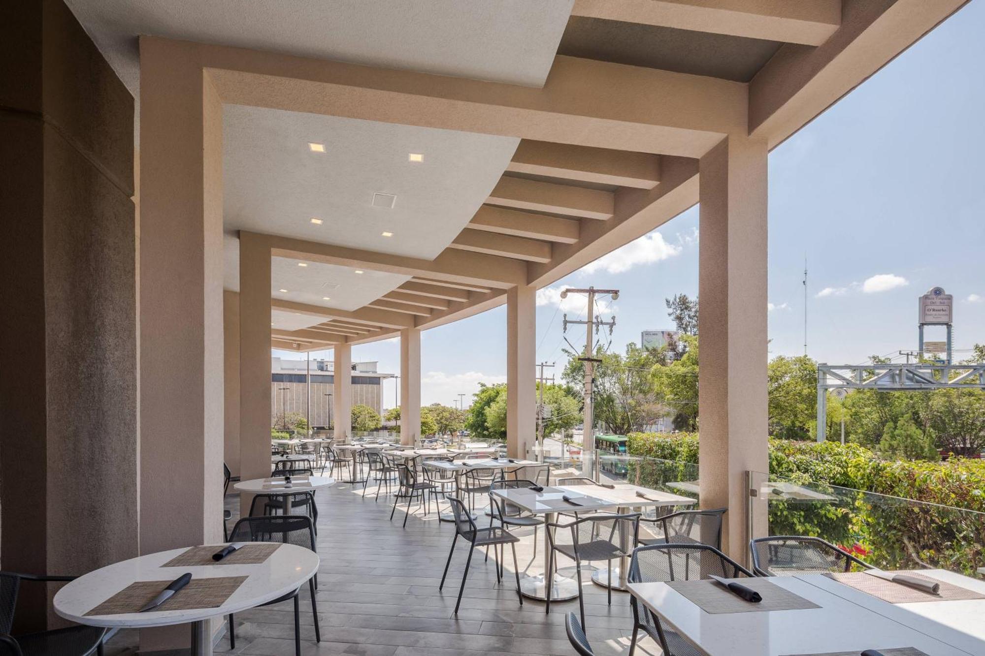 Ac Hotel By Marriott Guadalajara Expo Запопан Екстериор снимка