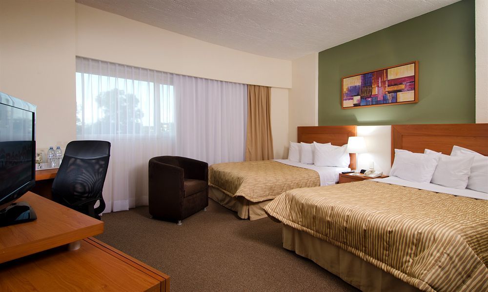 Ac Hotel By Marriott Guadalajara Expo Запопан Екстериор снимка